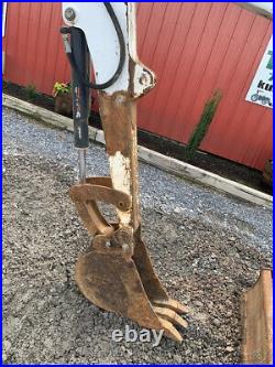 2009 Bobcat 425G Hydraulic Mini Excavator with 3rd Valve Coupler & Front Blade