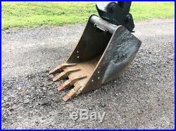 2013 Bobcat E32 Mini Excavator new Rubber Track Backhoe Aux Hyd Kubota Diesel