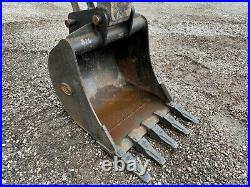 2015 John Deere 85g Excavator, Cab, 2 Speed, Heat A/c, Mechanical Thumb, 967 Hrs