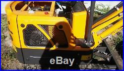2016. 0.8Ton Mini Excavator, Cab Roof with Rubber Tracks Diesel Hydraulic