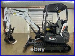 2018 BOBCAT E32i COMPACT TRACK EXCAVATOR WITH OROPS, WITH HYDRAULIC THUMB