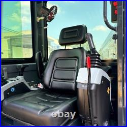 3.5 Ton Excavator with Kubota Engine 25HP Enclosed Cab + Hydraulic Thumb