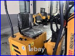 AGT 2024 New 13.5 HP B&S 1 ton Mini Excavator With Hydraulic Thumb & Swing Boom