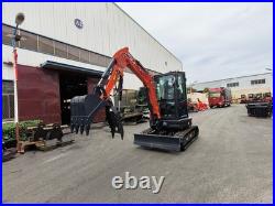 AGT 35UF 3.5-Ton Mini Excavator with Kubota Engine With Hydraulic Thumb