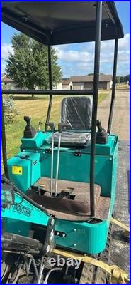 AGT Industrial H15R 1.5 Ton Mini Excavator 13.5 HP Rato Engine AGT Industrial H15R 1.5 Ton Mini Excavator 13.5 HP Rato Engine