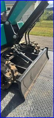 AGT Industrial H15R 1.5 Ton Mini Excavator 13.5 HP Rato Engine AGT Industrial H15R 1.5 Ton Mini Excavator 13.5 HP Rato Engine