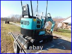 AGT Industrial Mini Excavator 1 Ton 13.5 HP Briggs and Stratton Engine Gas H12