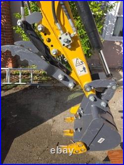 AGT MX21R Mini Excavator AGT MX21R Mini Excavator