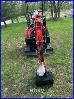 AGT Mini Excavator 1.4-Ton Kubota Diesel Engine with Side Swing Boom&Pilot Control