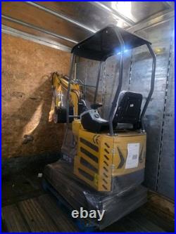 AGT Mini Excavator Tracked Digger withB&S Engine Pilot Control/Thumb clip/Ripper