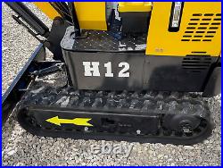 AGT NEW 1 Ton Mini Excavator 13.5 HP Digger Tracked Crawler EPA B&S Gas Engine