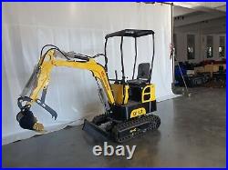 AGT QH12 1 Ton Mini Excavator Briggs & Stratton Engine 13.5 HP Gas EPA Certified