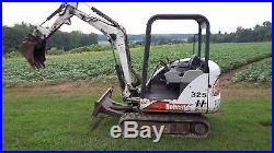 Bobcat 325 mini excavator