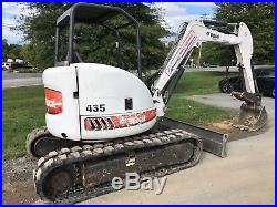 Bobcat 435 Mini Excavator with 24in Bucket and Thumb