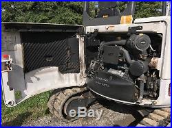 Bobcat 435 Mini Excavator with 24in Bucket and Thumb