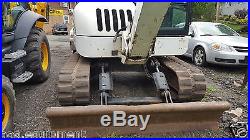 Bobcat Excavator 442 with hydraulic thumb