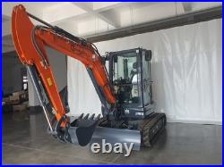 CFG40UF Mini Excavator 4 Ton Digger Kubota Diesel Engine with Heat, Air and Radio CFG40UF Mini Excavator 4 Ton Digger Kubota Diesel Engine with Heat, Air and Radio