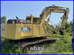 Case excavator With Buckets & Hammer
