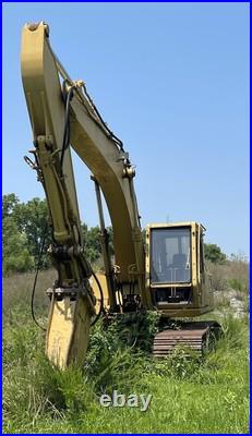 Case excavator With Buckets & Hammer