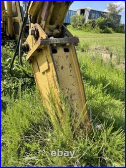 Case excavator With Buckets & Hammer