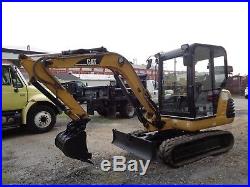 Caterpillar 302.5 Mini Excavator Enclosed Cab Auxiliary Hydraulics