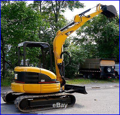 Caterpillar 304 CR Midi Excavator must see In new condition