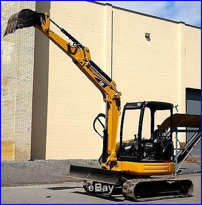 Caterpillar 304 CR Midi Excavator must see In new condition