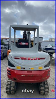 Excavator. Excavadora TB230 Takeuchi 2023