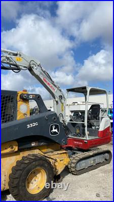 Excavator. Excavadora TB230 Takeuchi 2023