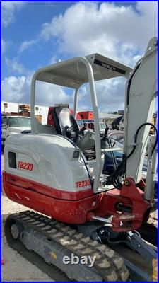 Excavator. Excavadora TB230 Takeuchi 2023