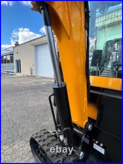FREE SHIPPING Mini Excavator 1.15 Ton 13.5hp EPA ERTFD Engine BRIGGS & STRATTON FREE SHIPPING Mini Excavator 1.15 Ton 13.5hp EPA ERTFD Engine BRIGGS & STRATTON