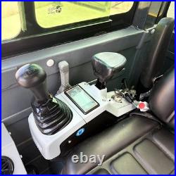 Free Shipping 3.5T Mini Excavator with Hydraulic Thumb, 25HP Kubota Diesel Engine