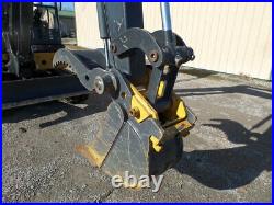 JOHN DEERE 26G EXCAVATOR With BLADE AND THUMB 2015 With 57 ACTUAL HOURS