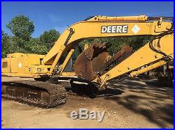 John Deere 200C LC Excavator