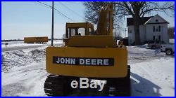 John Deere 590D excavator
