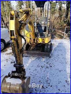 John deere 17zts mini excavator modern machine digs 8 feet runs good, 2 speed