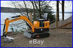 Mini Excavator, very strong, Brand NEW! , 5 attachments and roof included