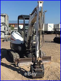 Mini excavator Bobcat E35 2010 with thumb in excellent conditions 2350hours