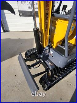 NEW AGT Industrial 1-ton MX12R 13.5HP Mini Excavator Digger