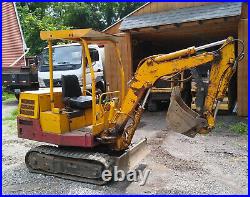 TAKEUCHI TB10S Tiger EXCAVATOR 2100 pounds, with Thumb, No Reserve