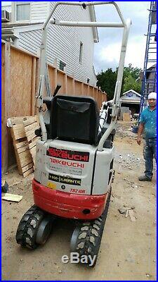 Takeuchi TB210 Mini Excavator Loader 582 Hrs Takeuchi Dealer 2500 lbs 2017