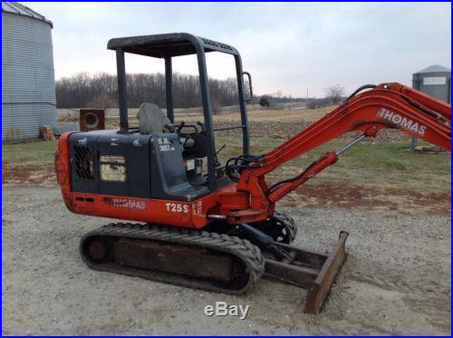 Thomas T25S mini ex excavator 2 buckets hydaulic thumb diesel